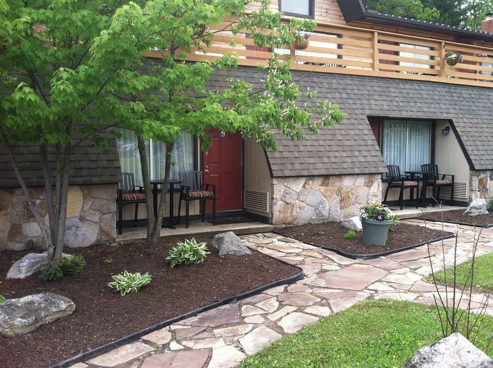 Inn At Deep Creek Oakland Bagian luar foto