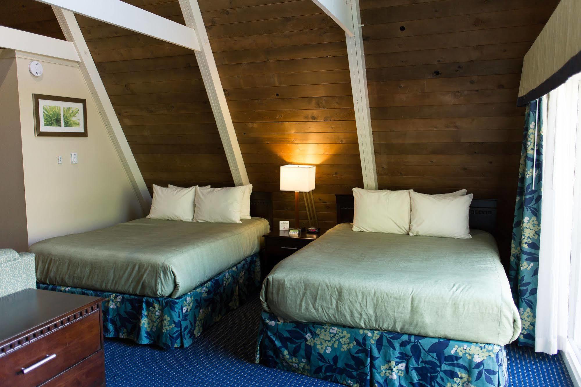 Inn At Deep Creek Oakland Bagian luar foto